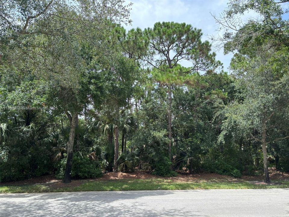 Recently Sold: $699,000 (3 beds, 2 baths, 2274 Square Feet)