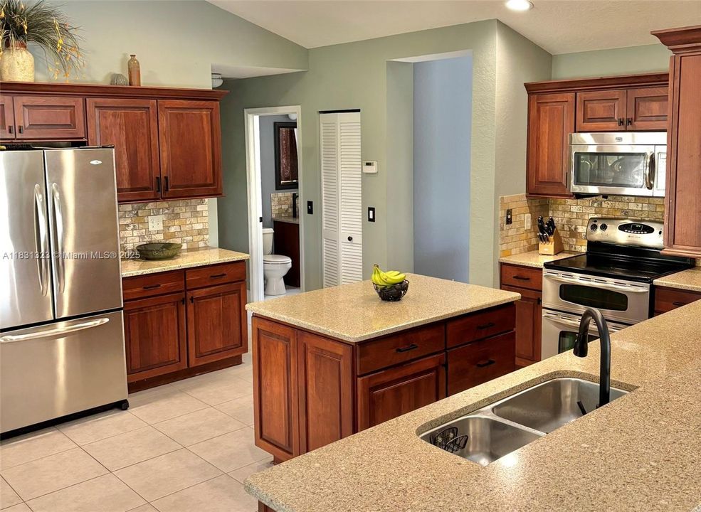 Recently Sold: $699,000 (3 beds, 2 baths, 2274 Square Feet)