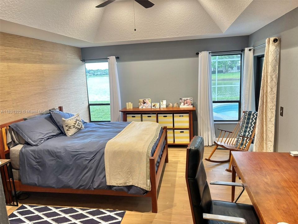 Recently Sold: $699,000 (3 beds, 2 baths, 2274 Square Feet)