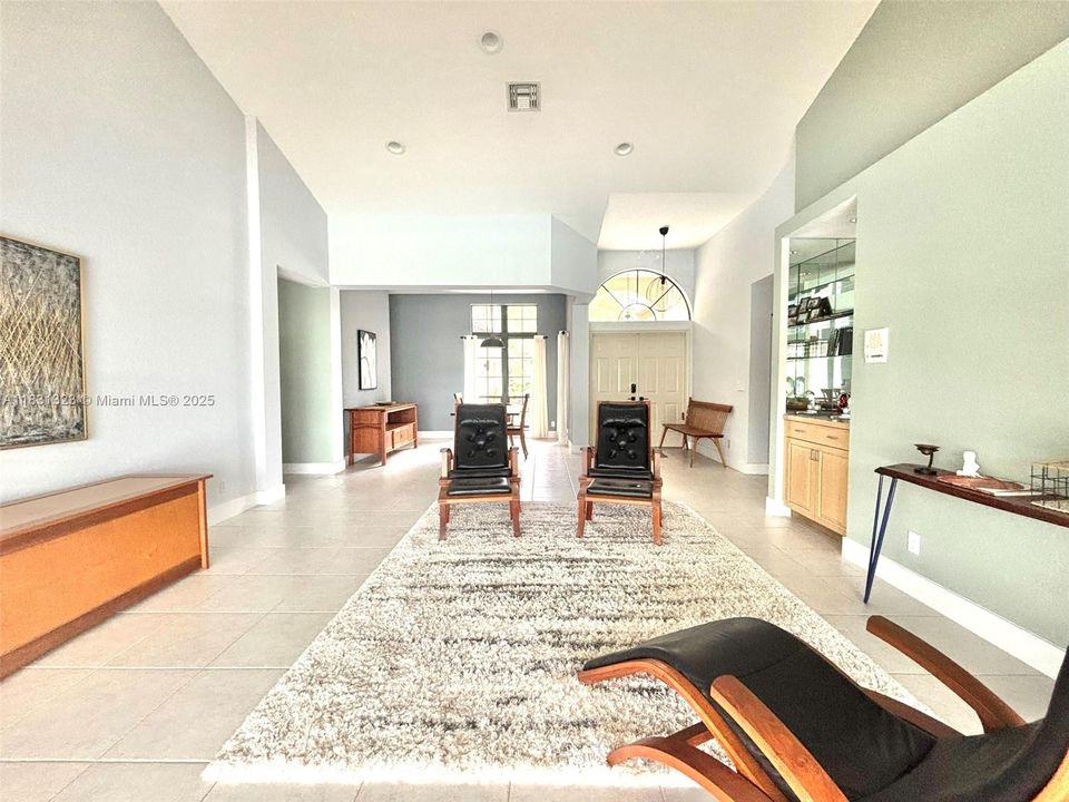 Recently Sold: $699,000 (3 beds, 2 baths, 2274 Square Feet)