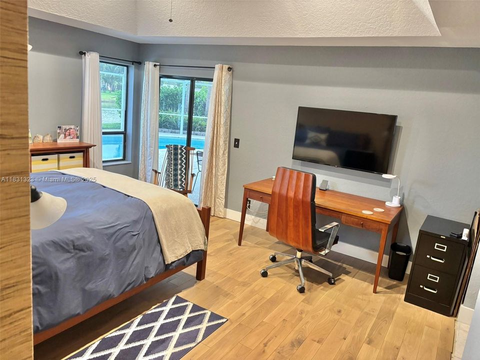 Recently Sold: $699,000 (3 beds, 2 baths, 2274 Square Feet)