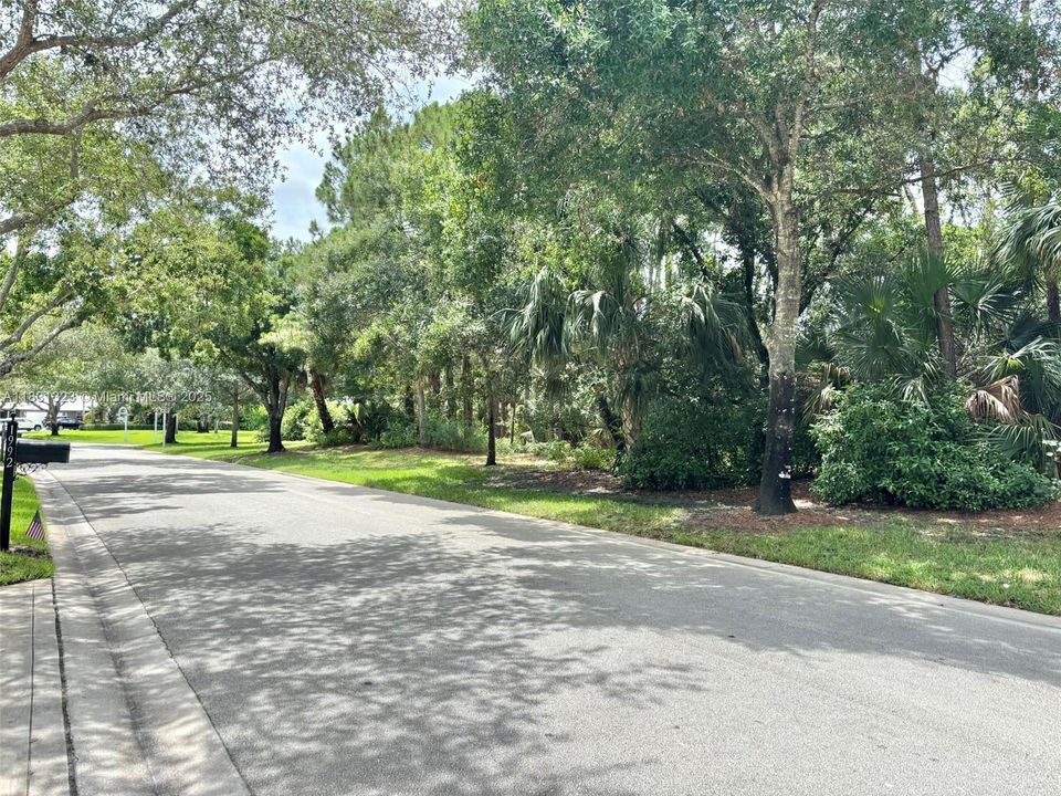 Recently Sold: $699,000 (3 beds, 2 baths, 2274 Square Feet)