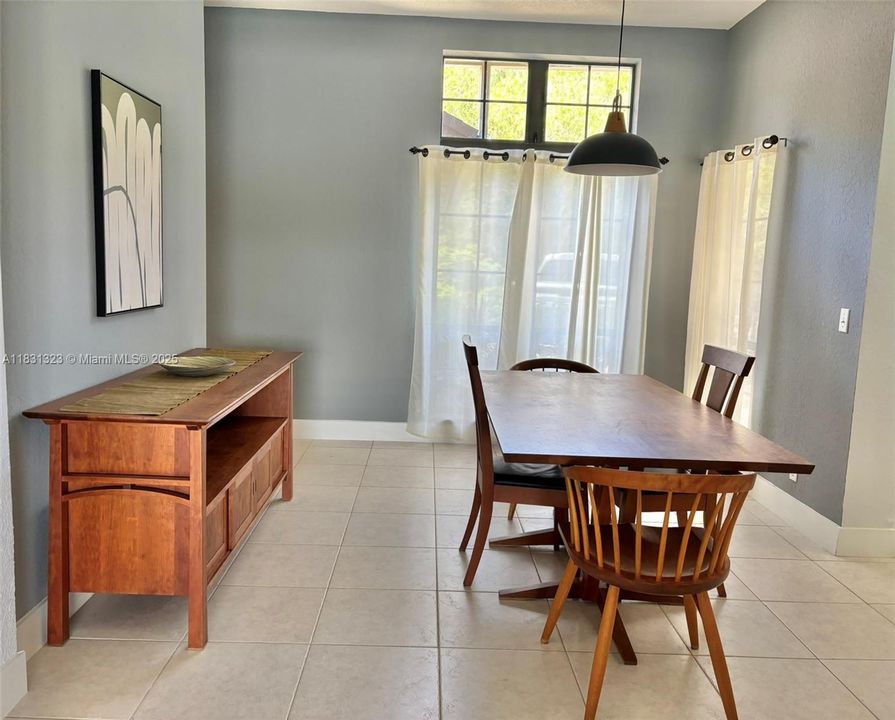 Recently Sold: $699,000 (3 beds, 2 baths, 2274 Square Feet)