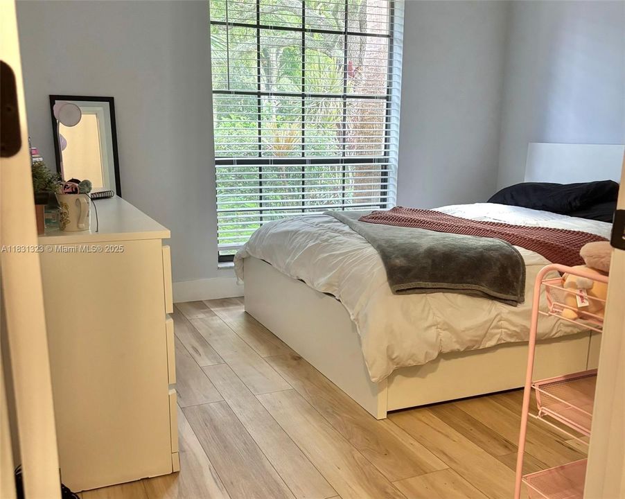 Recently Sold: $699,000 (3 beds, 2 baths, 2274 Square Feet)