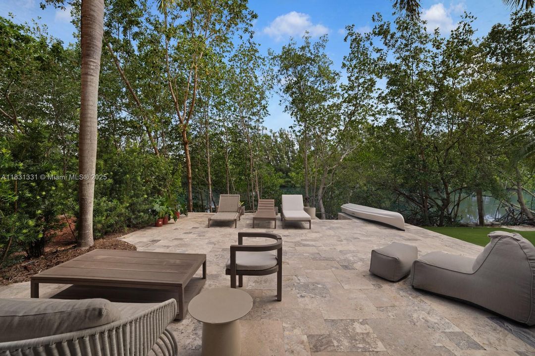 En Venta: $2,895,000 (4 camas, 3 baños, 4815 Pies cuadrados)