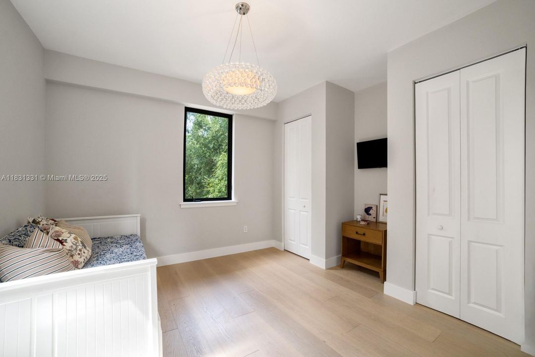 En Venta: $2,895,000 (4 camas, 3 baños, 4815 Pies cuadrados)