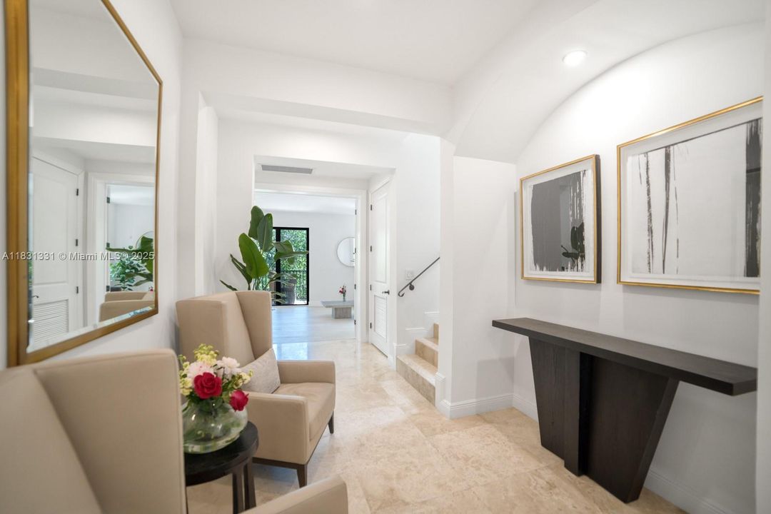 En Venta: $2,895,000 (4 camas, 3 baños, 4815 Pies cuadrados)