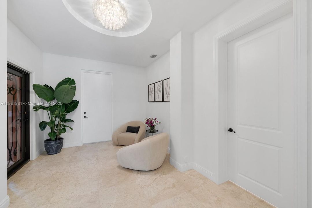 En Venta: $2,895,000 (4 camas, 3 baños, 4815 Pies cuadrados)