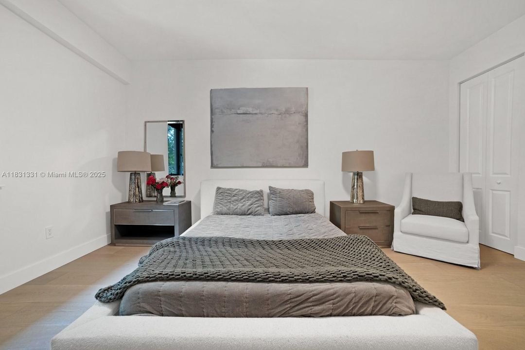 En Venta: $2,895,000 (4 camas, 3 baños, 4815 Pies cuadrados)