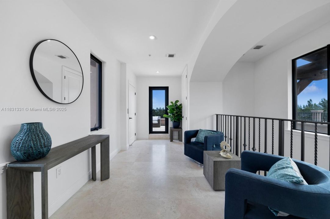 En Venta: $2,895,000 (4 camas, 3 baños, 4815 Pies cuadrados)