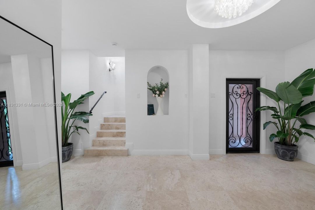 En Venta: $2,895,000 (4 camas, 3 baños, 4815 Pies cuadrados)