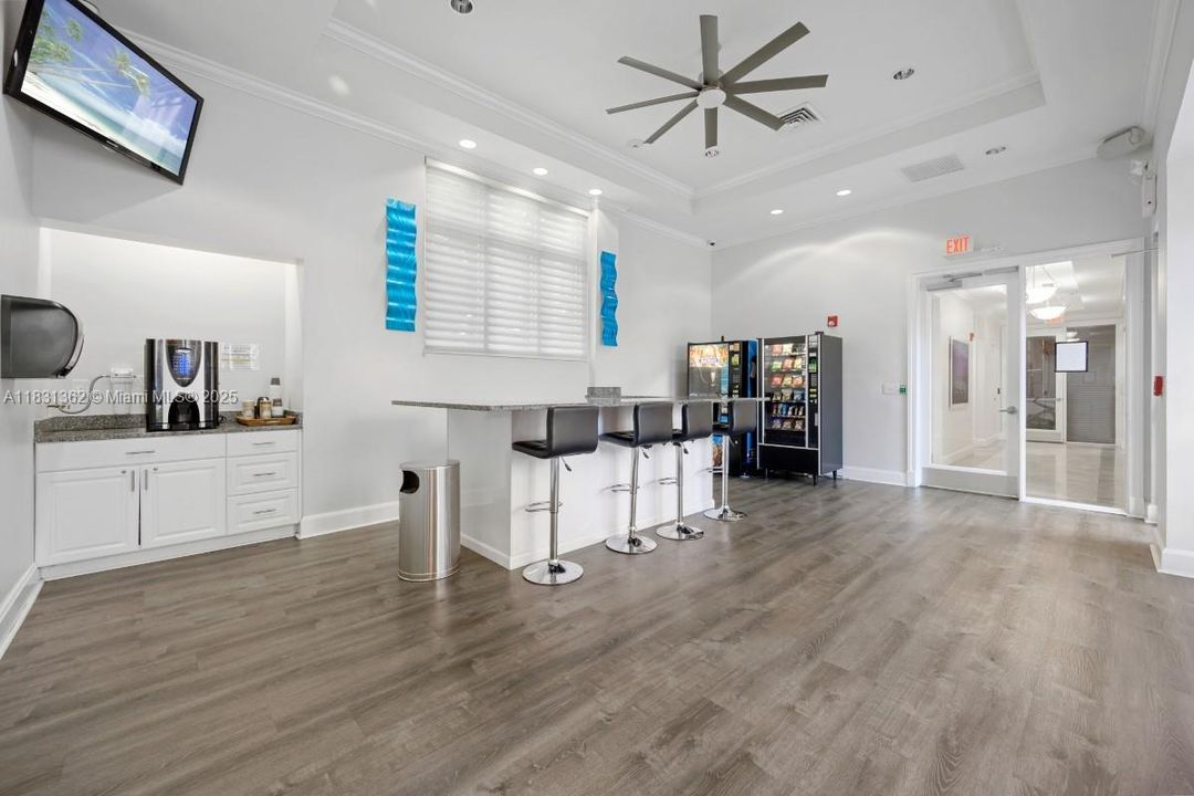 For Sale: $850,000 (3 beds, 2 baths, 2020 Square Feet)