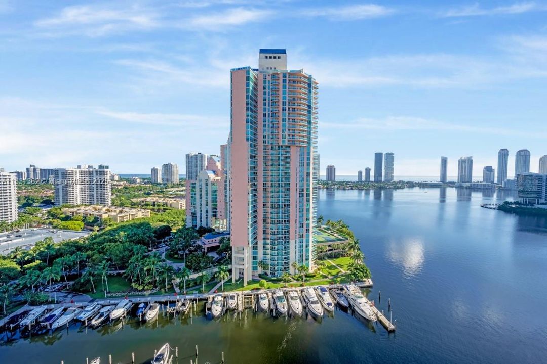 For Sale: $850,000 (3 beds, 2 baths, 2020 Square Feet)