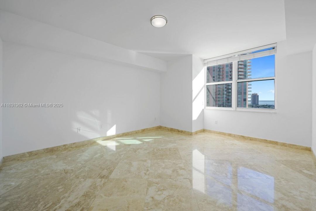 For Sale: $850,000 (3 beds, 2 baths, 2020 Square Feet)