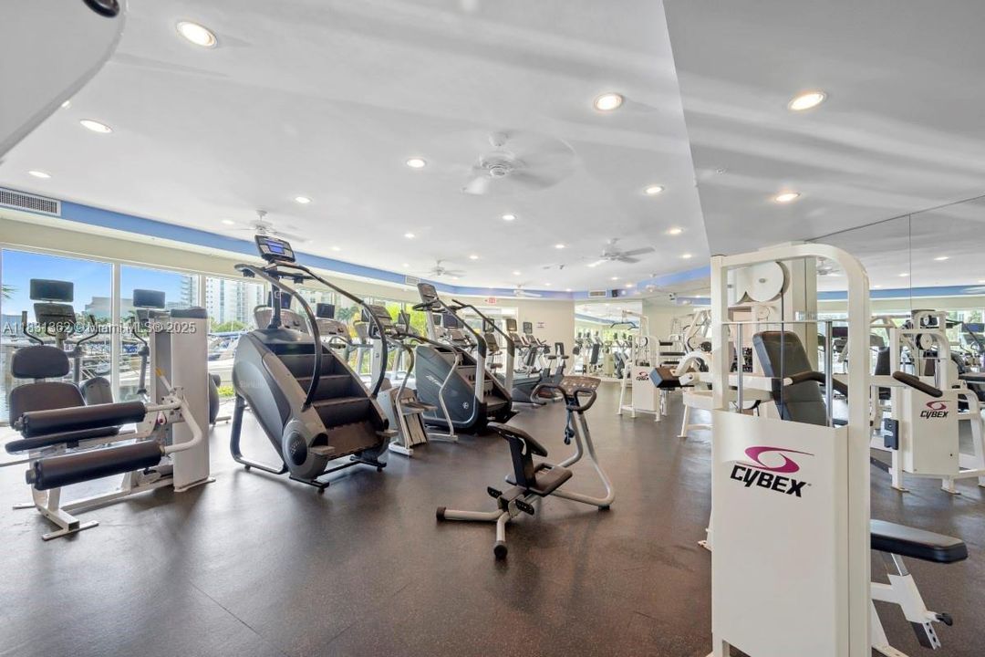 For Sale: $850,000 (3 beds, 2 baths, 2020 Square Feet)