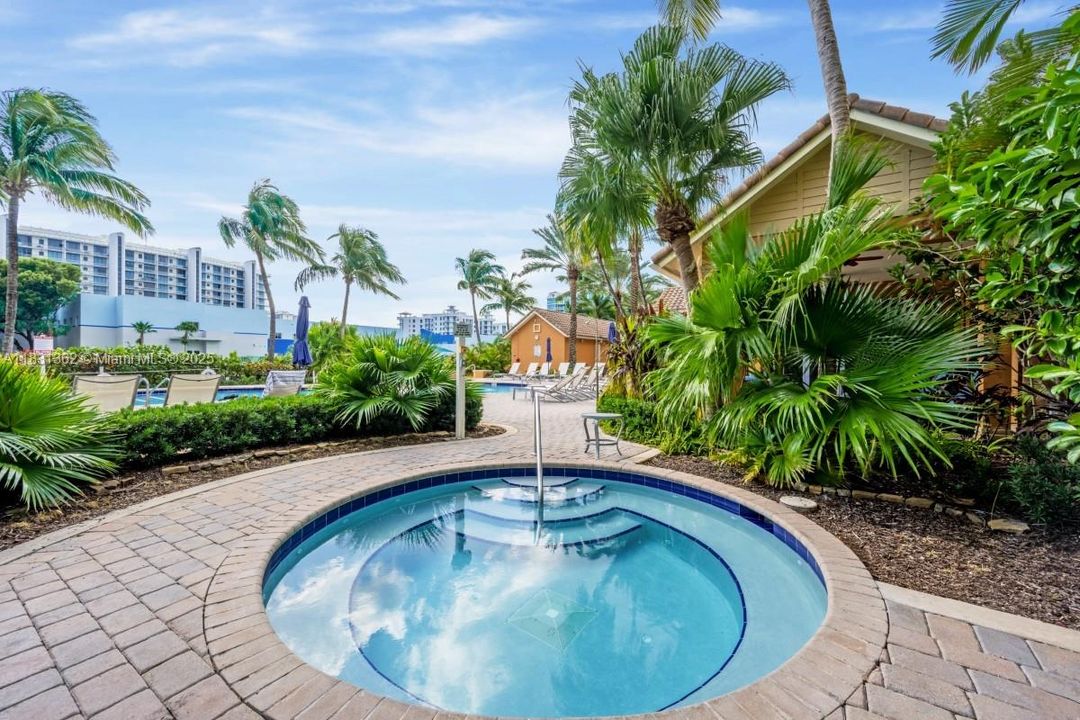 For Sale: $850,000 (3 beds, 2 baths, 2020 Square Feet)