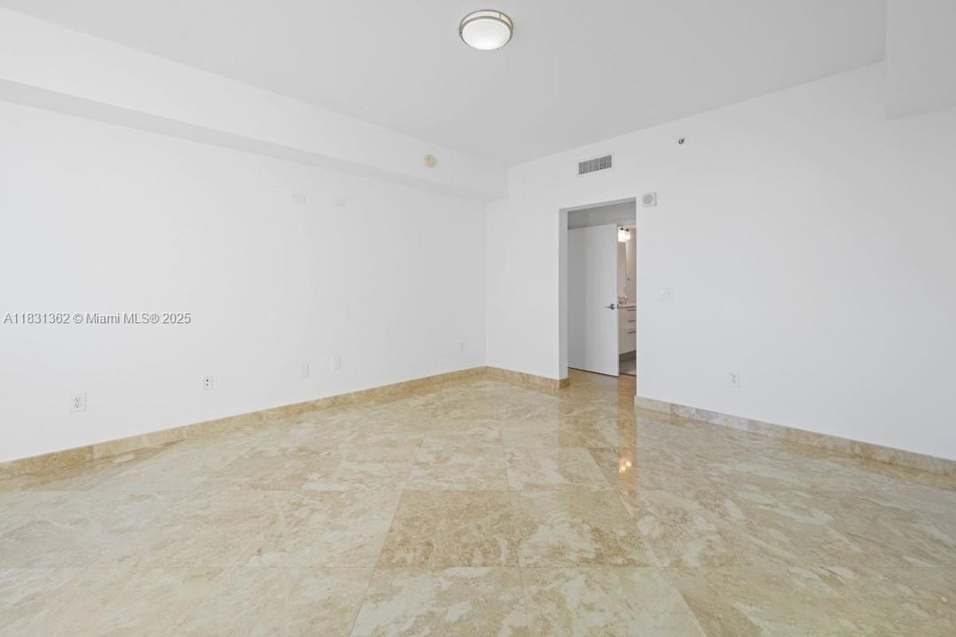 For Sale: $850,000 (3 beds, 2 baths, 2020 Square Feet)