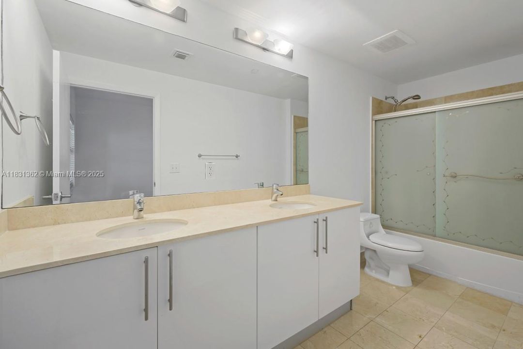 For Sale: $850,000 (3 beds, 2 baths, 2020 Square Feet)