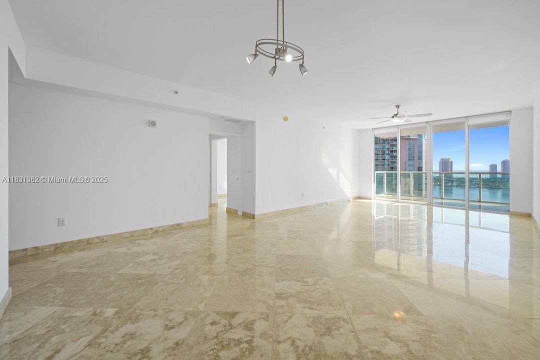 For Sale: $850,000 (3 beds, 2 baths, 2020 Square Feet)