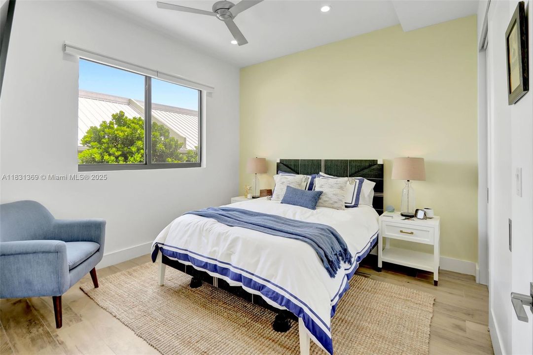 Active With Contract: $2,795,000 (4 beds, 3 baths, 2736 Square Feet)