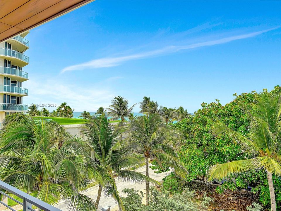 Active With Contract: $2,795,000 (4 beds, 3 baths, 2736 Square Feet)