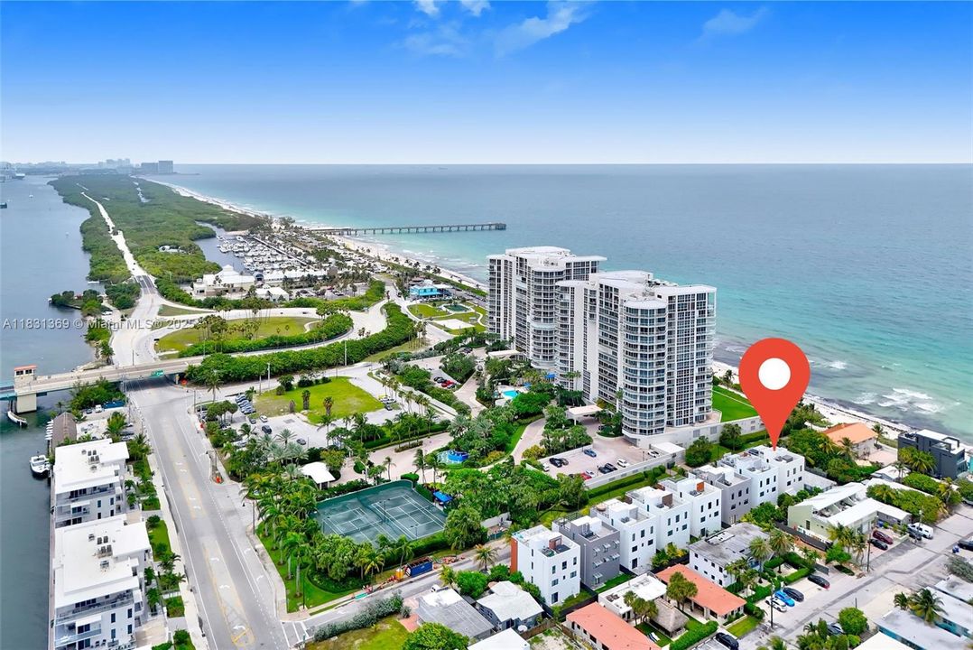 Active With Contract: $2,795,000 (4 beds, 3 baths, 2736 Square Feet)