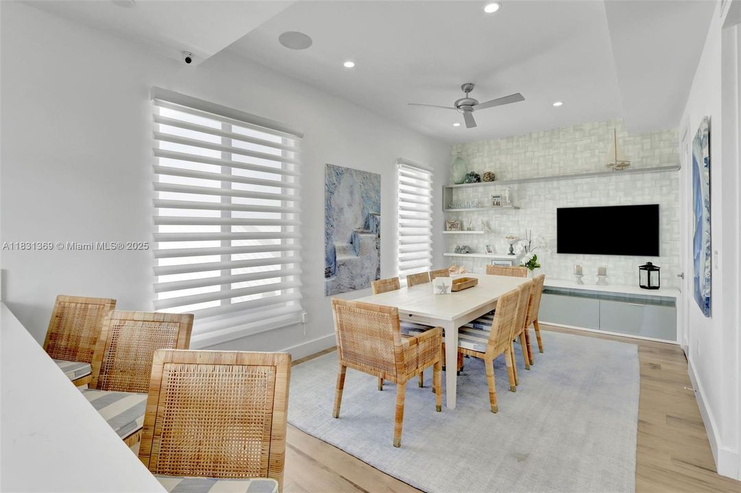 Active With Contract: $2,795,000 (4 beds, 3 baths, 2736 Square Feet)