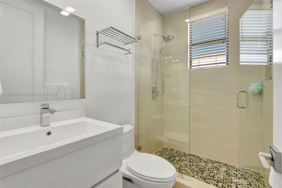 Active With Contract: $2,795,000 (4 beds, 3 baths, 2736 Square Feet)