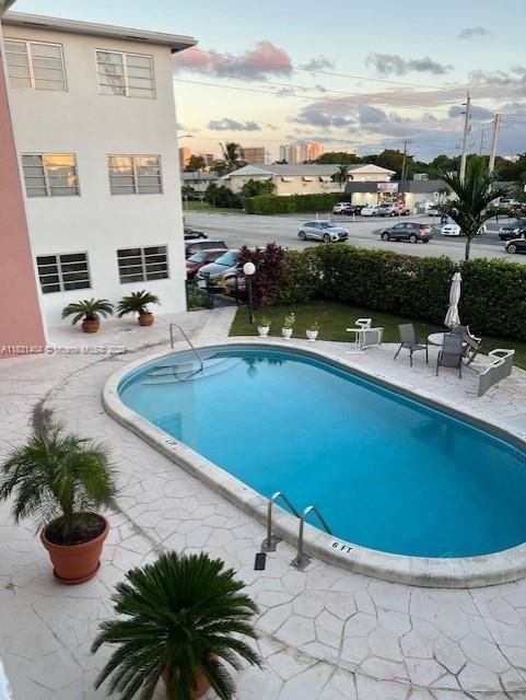 待售: $145,000 (1 贝兹, 1 浴室, 564 平方英尺)