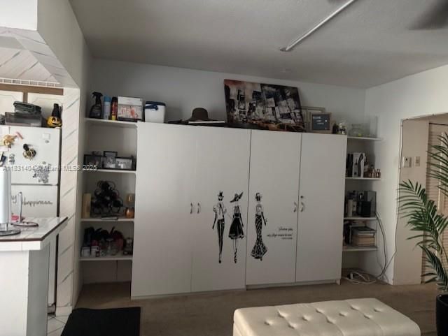 待售: $145,000 (1 贝兹, 1 浴室, 564 平方英尺)