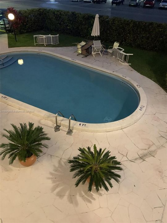 待售: $145,000 (1 贝兹, 1 浴室, 564 平方英尺)