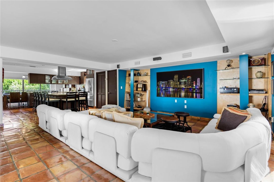 待售: $5,725,000 (4 贝兹, 4 浴室, 4546 平方英尺)