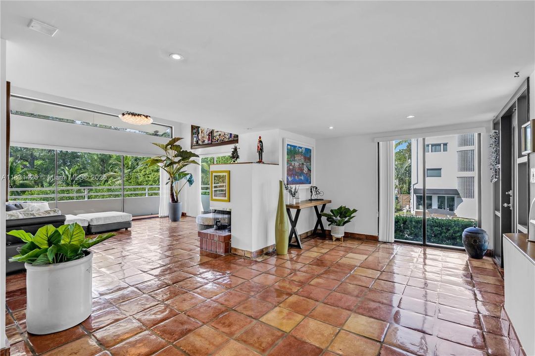 待售: $5,725,000 (4 贝兹, 4 浴室, 4546 平方英尺)