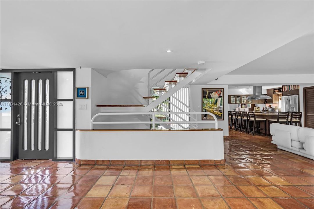 待售: $5,725,000 (4 贝兹, 4 浴室, 4546 平方英尺)