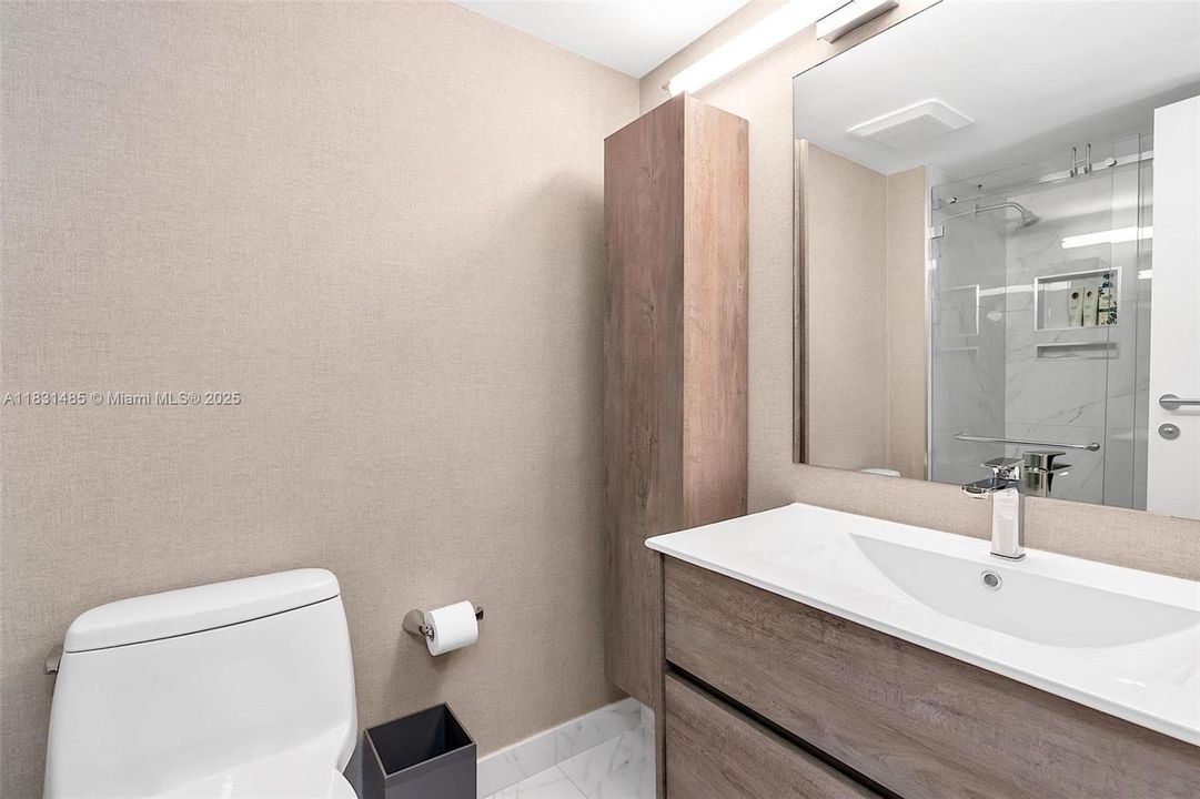 Recently Sold: $1,975,000 (3 beds, 3 baths, 2388 Square Feet)