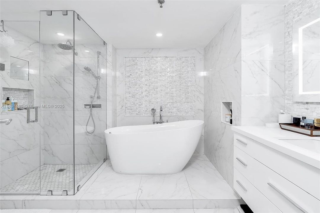 Recently Sold: $1,975,000 (3 beds, 3 baths, 2388 Square Feet)