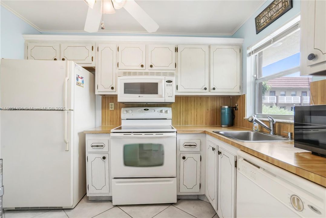 En Venta: $85,500 (2 camas, 2 baños, 850 Pies cuadrados)