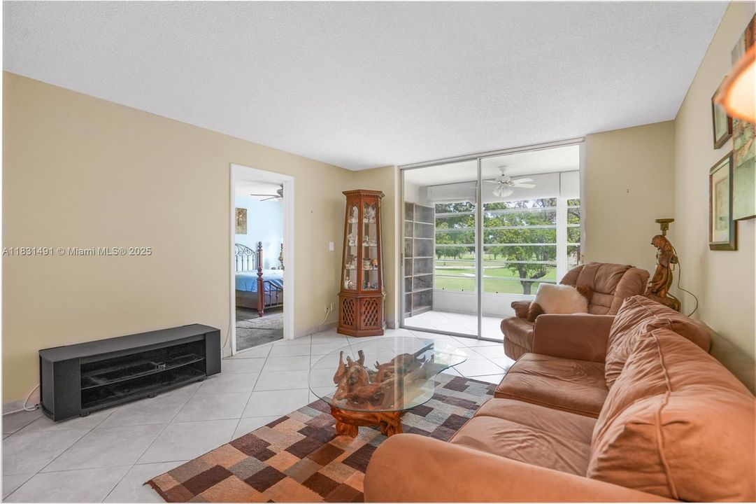 En Venta: $85,500 (2 camas, 2 baños, 850 Pies cuadrados)