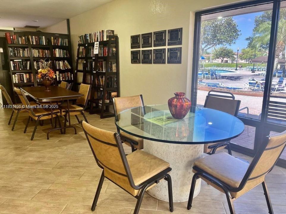 En Venta: $85,500 (2 camas, 2 baños, 850 Pies cuadrados)