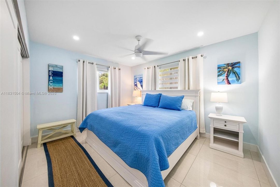 Recently Sold: $1,295,000 (5 beds, 3 baths, 2172 Square Feet)