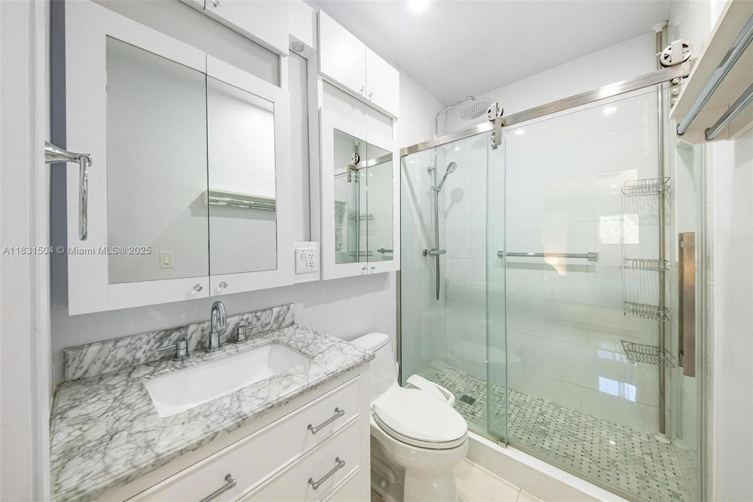 Recently Sold: $1,295,000 (5 beds, 3 baths, 2172 Square Feet)