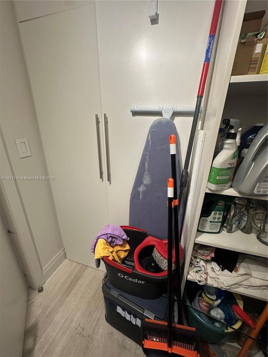 待售: $895,000 (2 贝兹, 2 浴室, 1460 平方英尺)