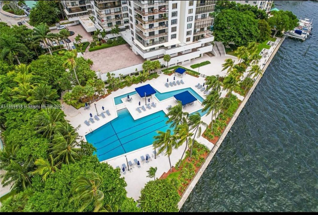 待售: $895,000 (2 贝兹, 2 浴室, 1460 平方英尺)