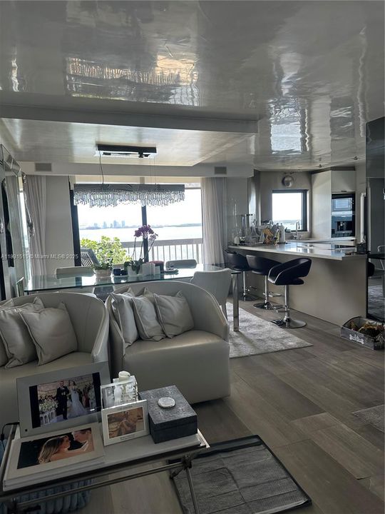 待售: $895,000 (2 贝兹, 2 浴室, 1460 平方英尺)