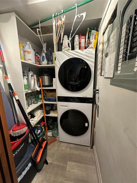 待售: $895,000 (2 贝兹, 2 浴室, 1460 平方英尺)