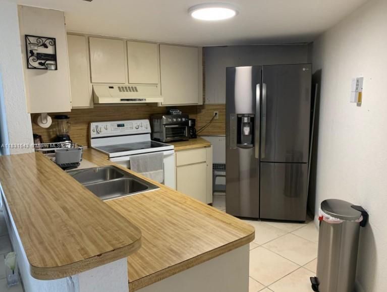 Recently Sold: $320,000 (2 beds, 2 baths, 1000 Square Feet)