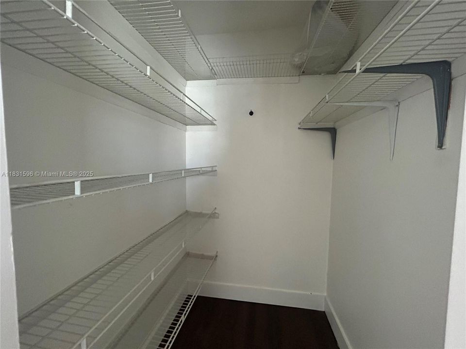 На продажу: $290,000 (1 спален, 1 ванн, 903 Квадратных фут)