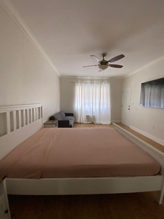 For Sale: $230,000 (0 beds, 1 baths, 400 Square Feet)