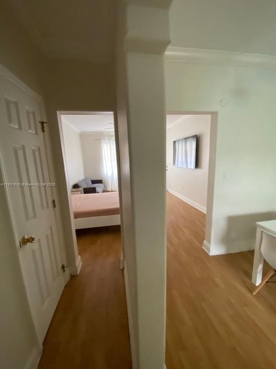 For Sale: $230,000 (0 beds, 1 baths, 400 Square Feet)
