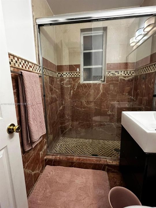 For Sale: $230,000 (0 beds, 1 baths, 400 Square Feet)